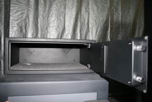 Laptop Strong Box Showroom Model Safe